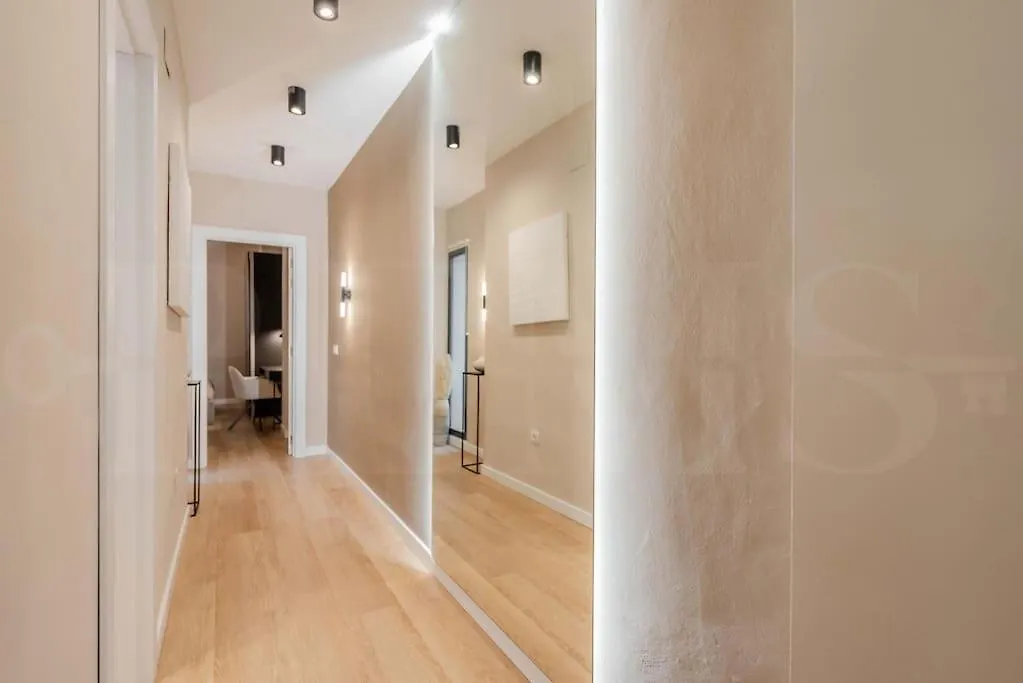 Contemporary Minimalist Apartment By Rems Malaga