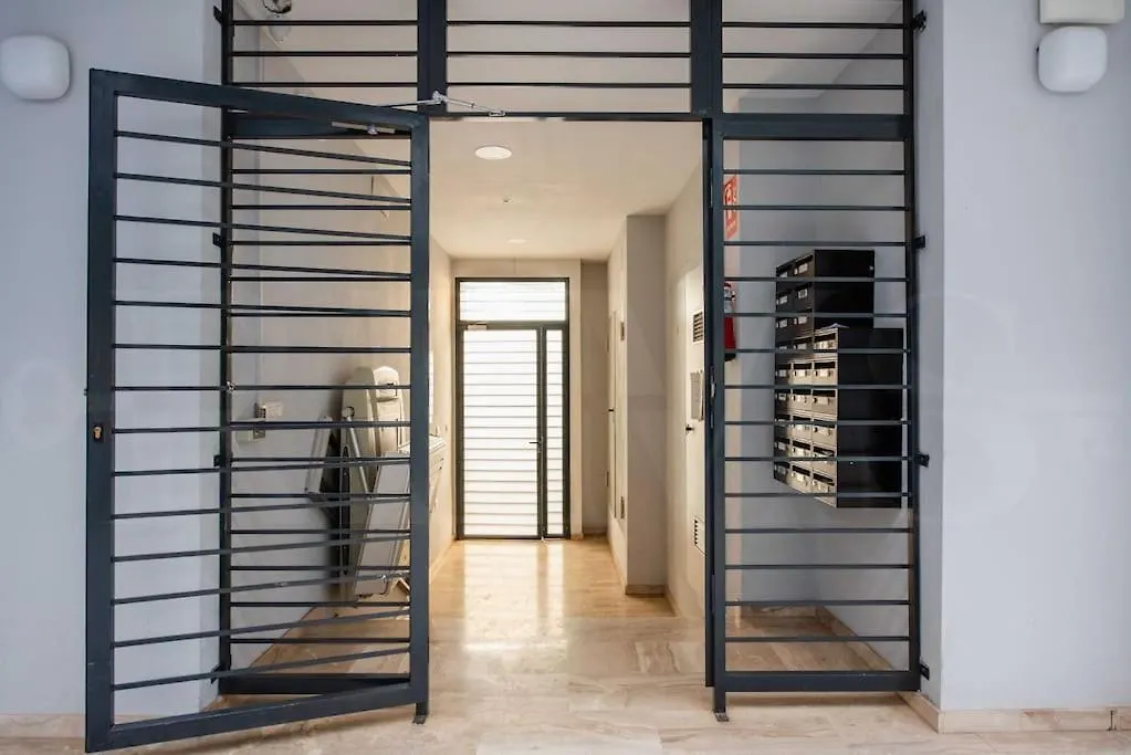 Contemporary Minimalist Apartment By Rems Malaga 0*,
