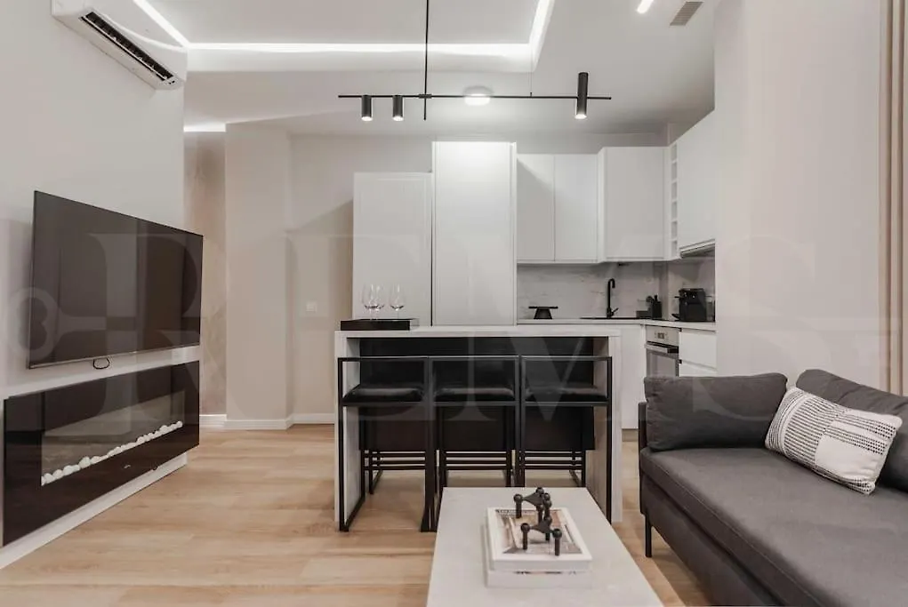 Contemporary Minimalist Apartment By Rems Malaga