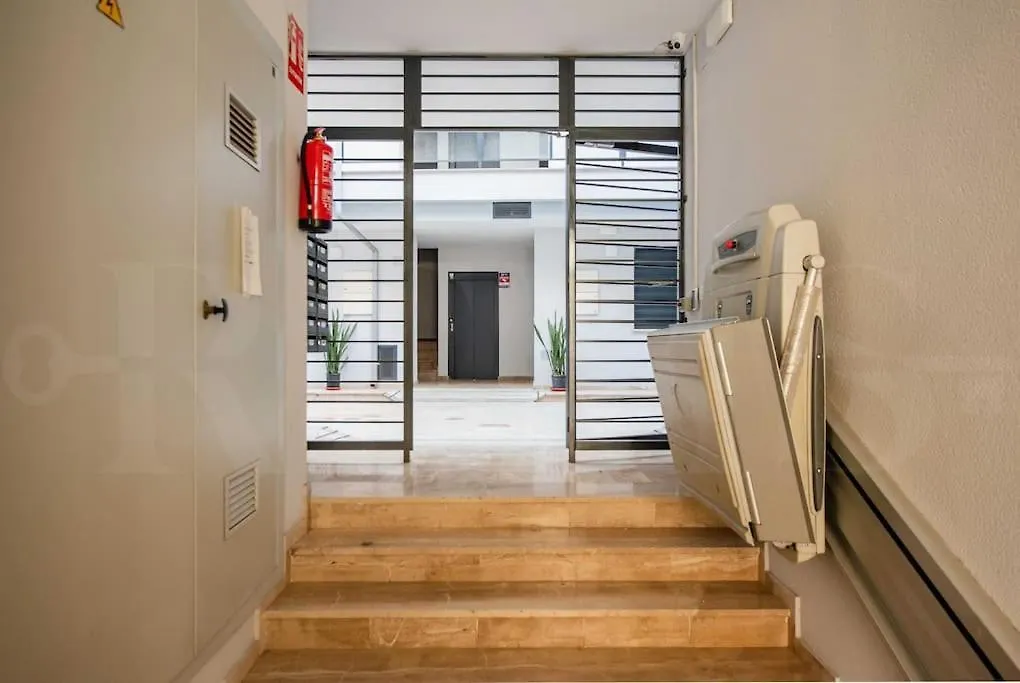 Contemporary Minimalist Apartment By Rems Malaga