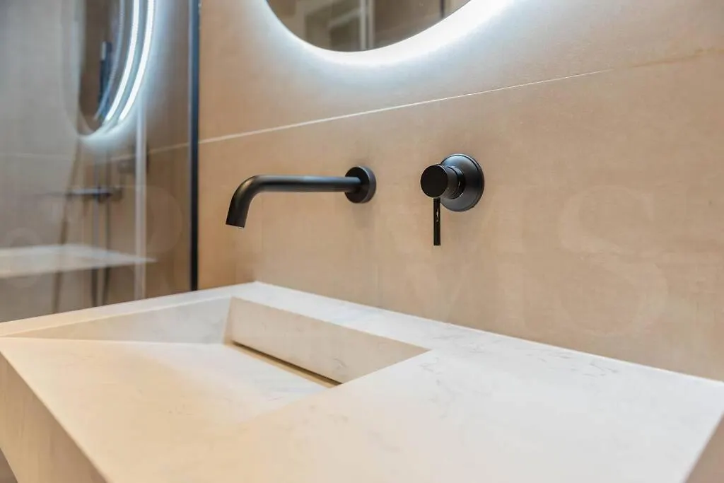 Contemporary Minimalist Apartment By Rems Malaga