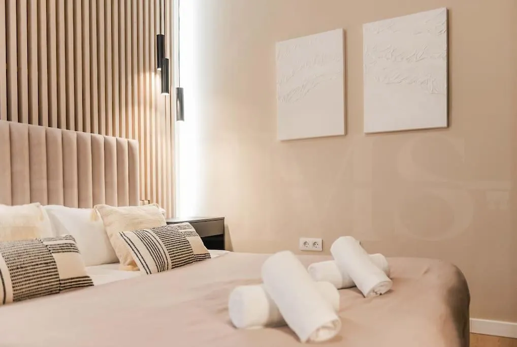 Contemporary Minimalist Apartment By Rems Malaga