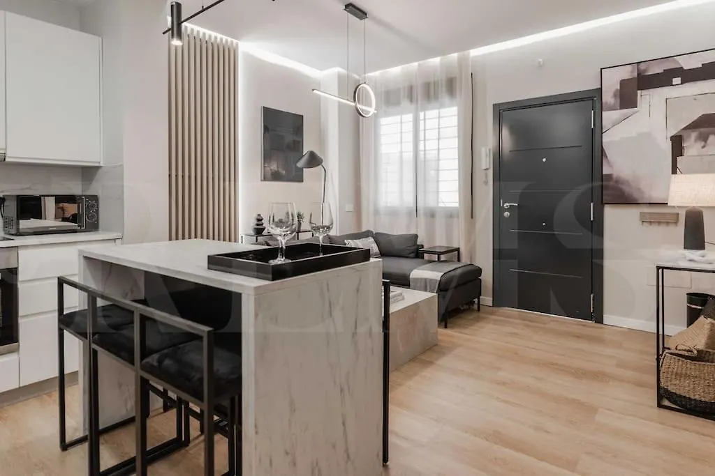 Contemporary Minimalist Apartment By Rems Malaga