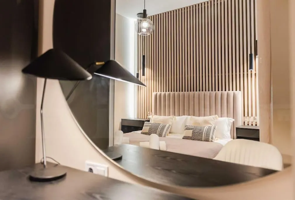 Contemporary Minimalist Apartment By Rems Malaga