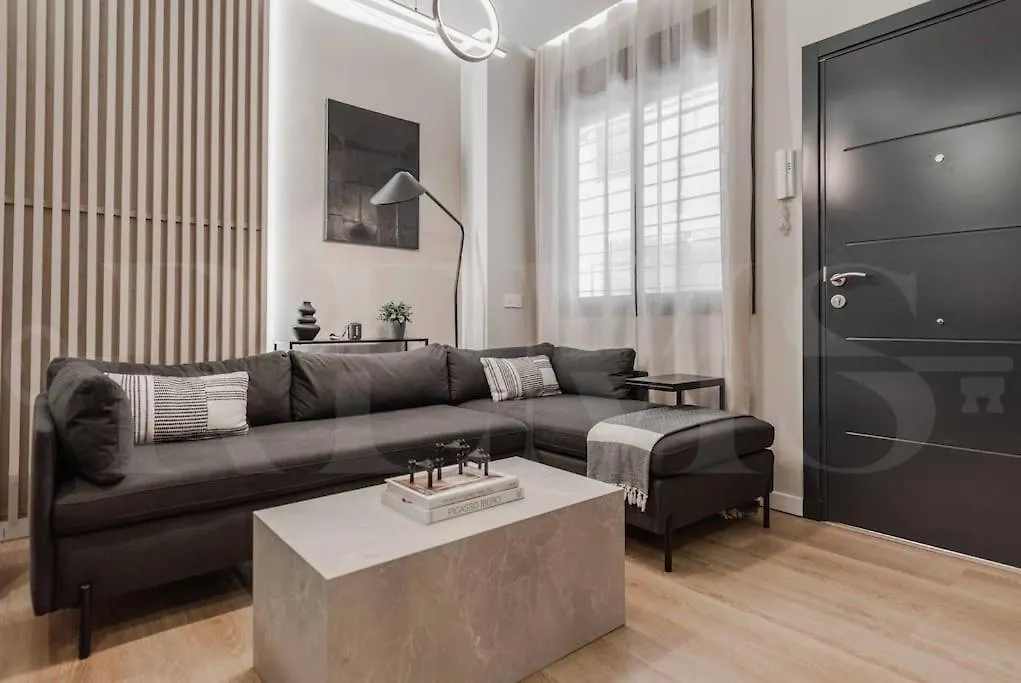 Contemporary Minimalist Apartment By Rems مالقة