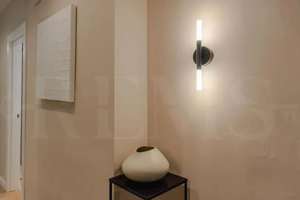 Contemporary Minimalist Apartment By Rems Малага