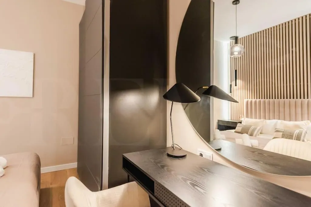 Contemporary Minimalist Apartment By Rems Малага
